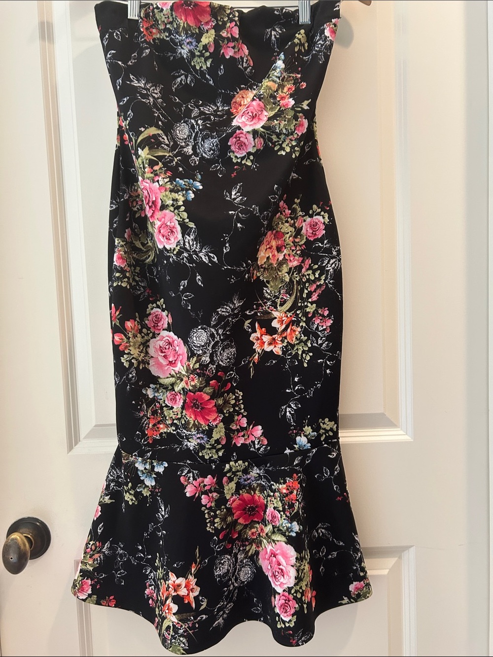Haute Monde Black Floral Strapless BodyCon midi Dress Ruffle Hem zip back size S